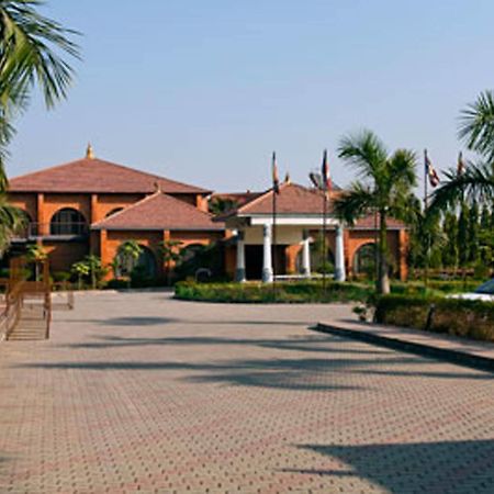 Hotel Lumbini Garden New Crystal Екстер'єр фото